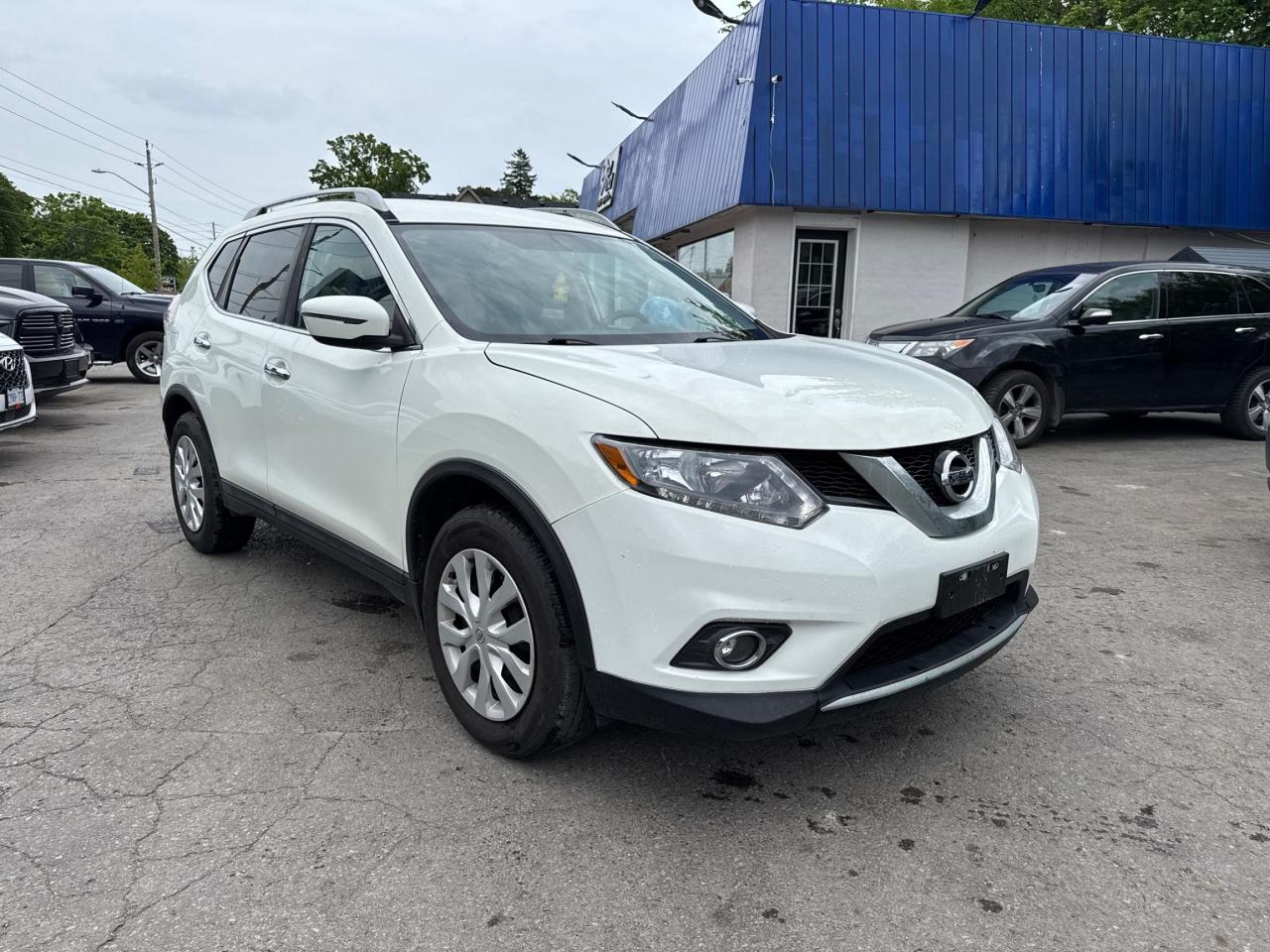 Used 2016 Nissan Rogue SV for sale in Cobourg, ON