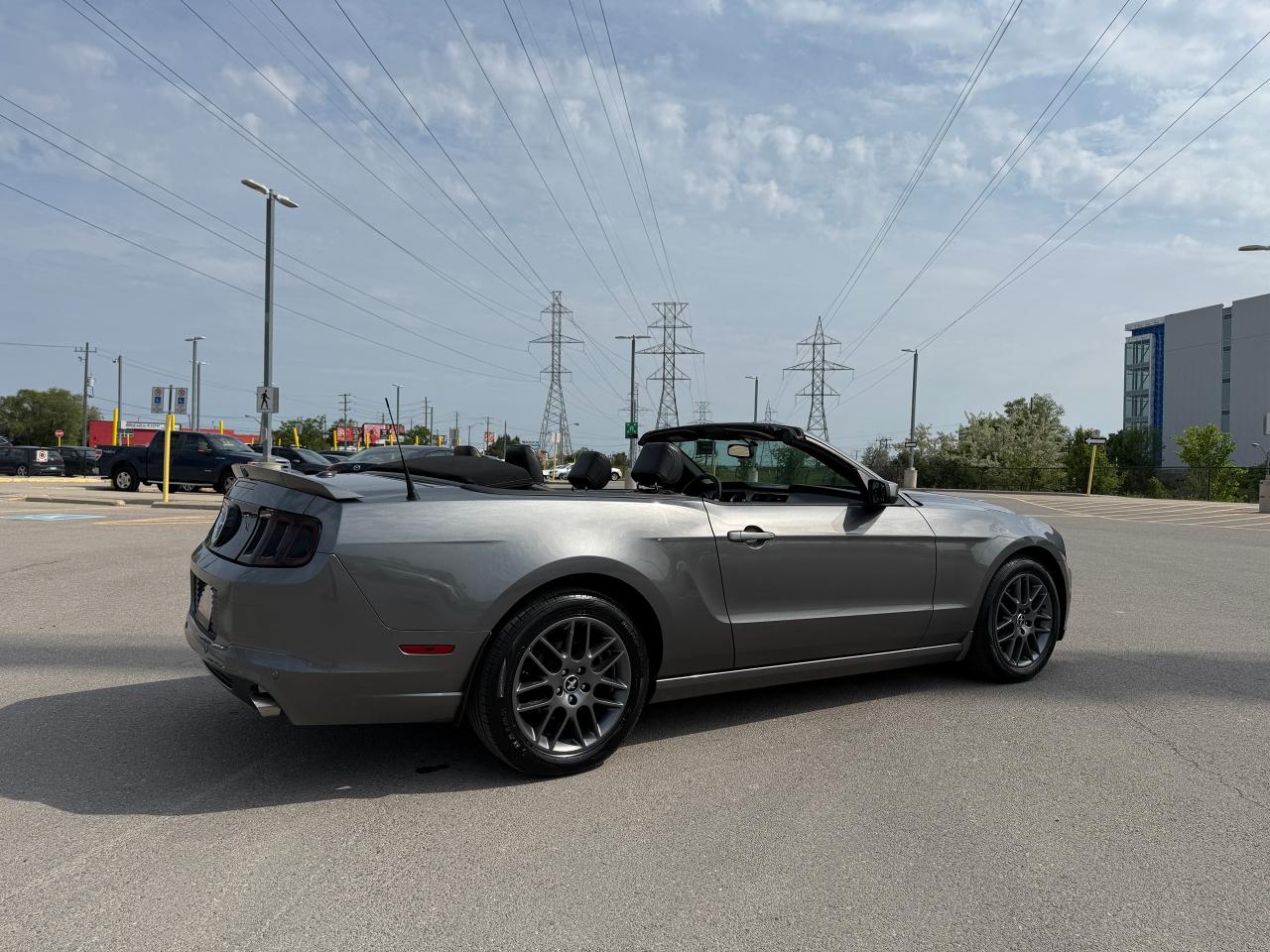 2014 Ford Mustang V6 Premium Photo3