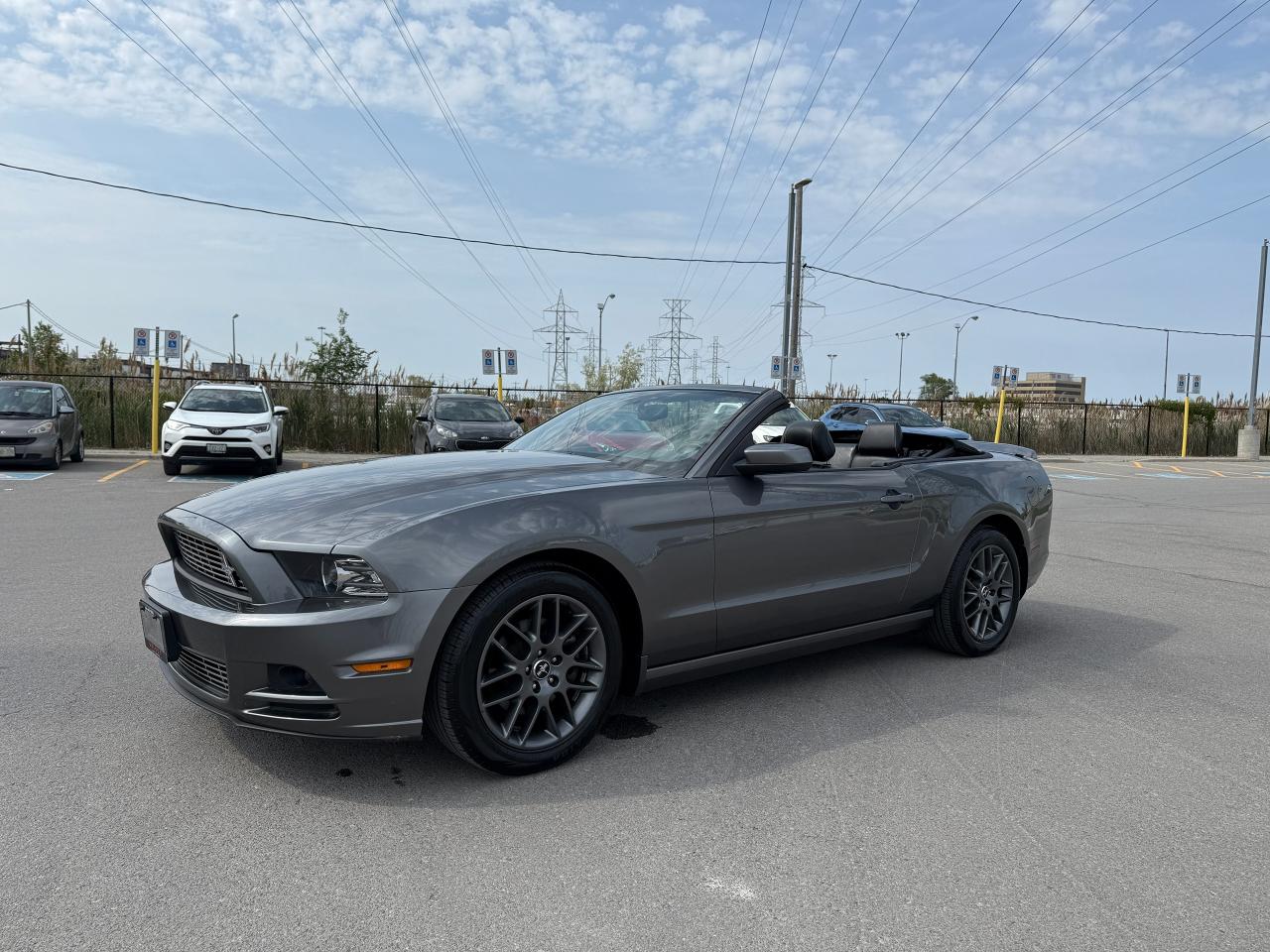 2014 Ford Mustang V6 Premium - Photo #8