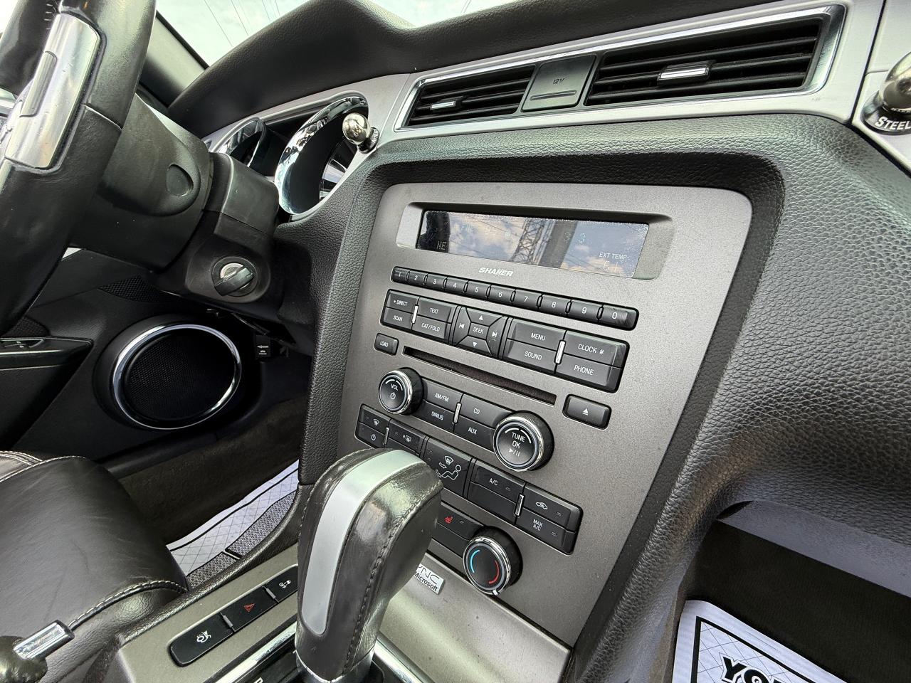2014 Ford Mustang V6 Premium - Photo #16