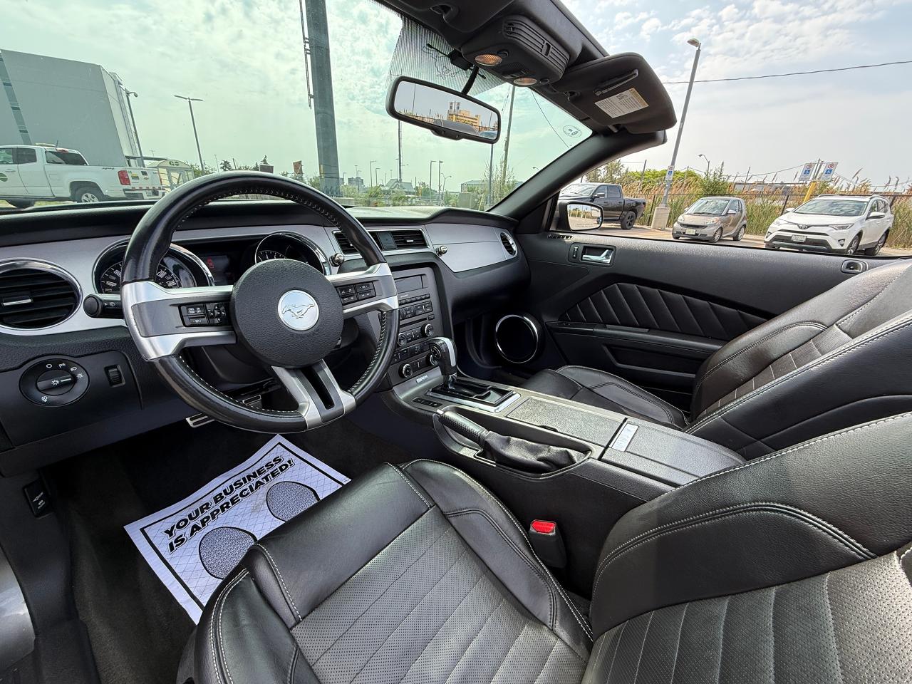 2014 Ford Mustang V6 Premium - Photo #11