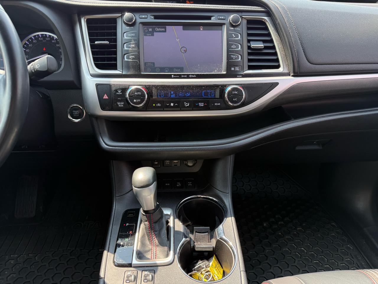 2019 Toyota Highlander XLE | Navigation | Backup Camera | Sunroof - Photo #16