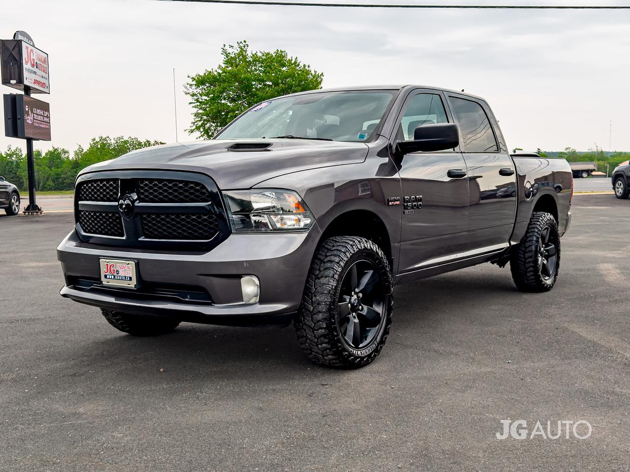 2019 RAM 1500 EXPRESS 4X4 CREW CAB 5'7" BOX