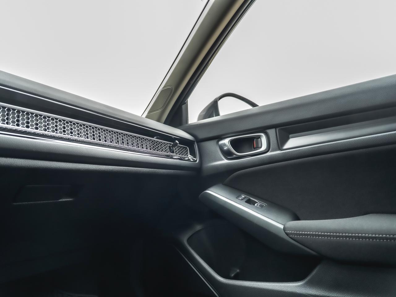 2023 Honda Civic LX Photo12