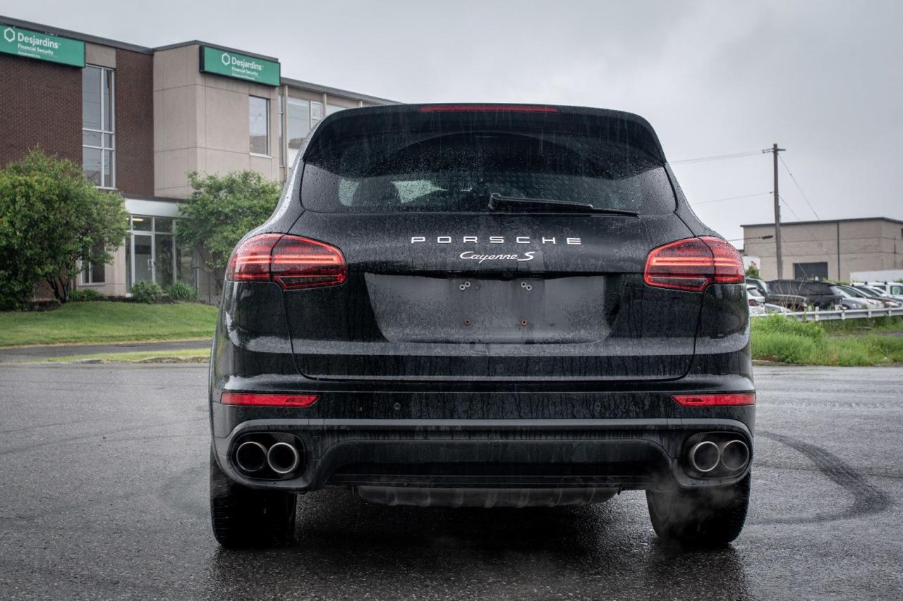 2017 Porsche Cayenne Hybrid S - Photo #4