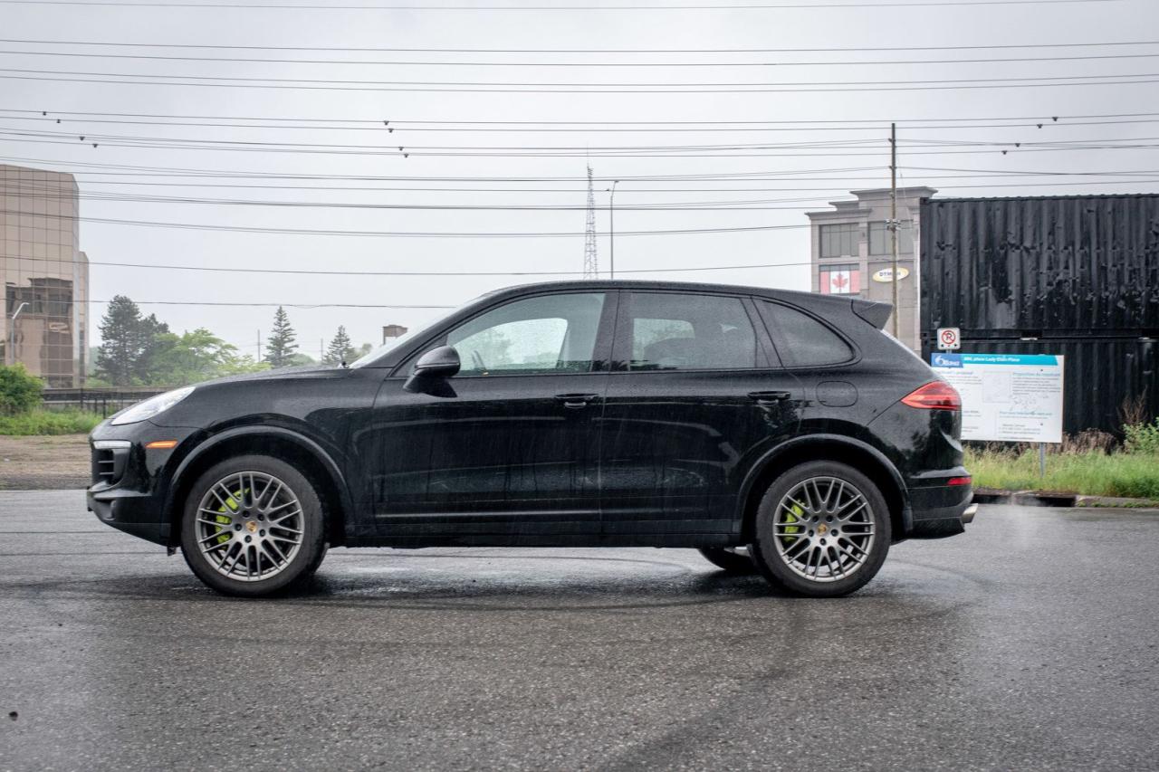 2017 Porsche Cayenne Hybrid S - Photo #3