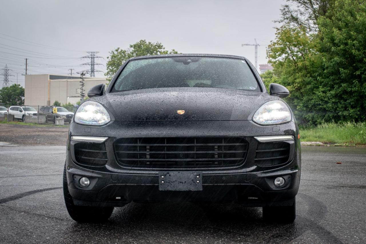 2017 Porsche Cayenne Hybrid S - Photo #2