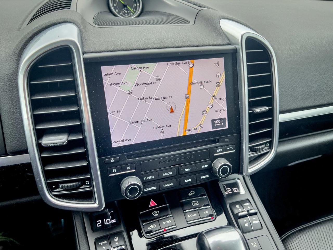 2017 Porsche Cayenne Hybrid S - Photo #16