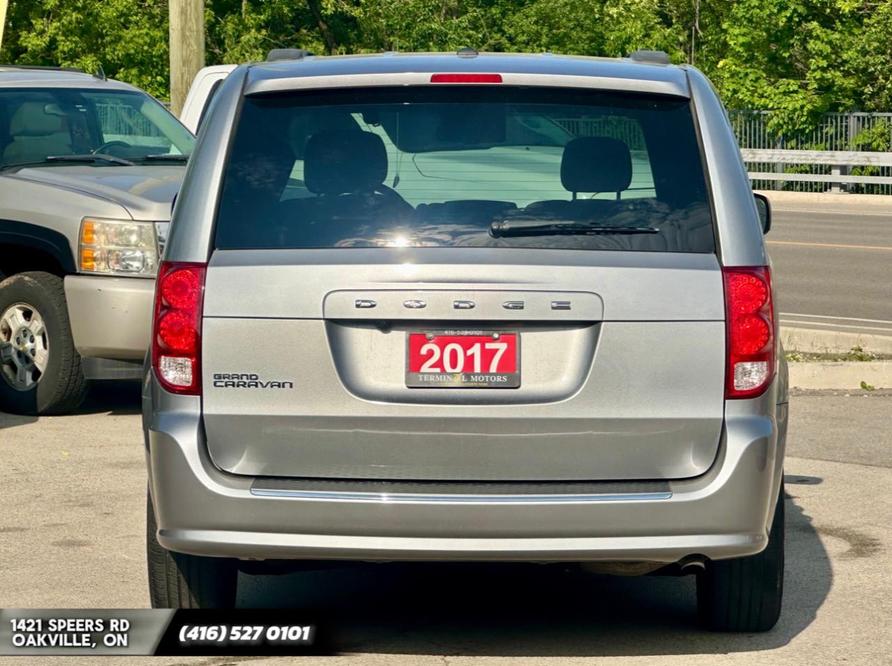 2017 Dodge Grand Caravan SXT Premium Plus Photo4