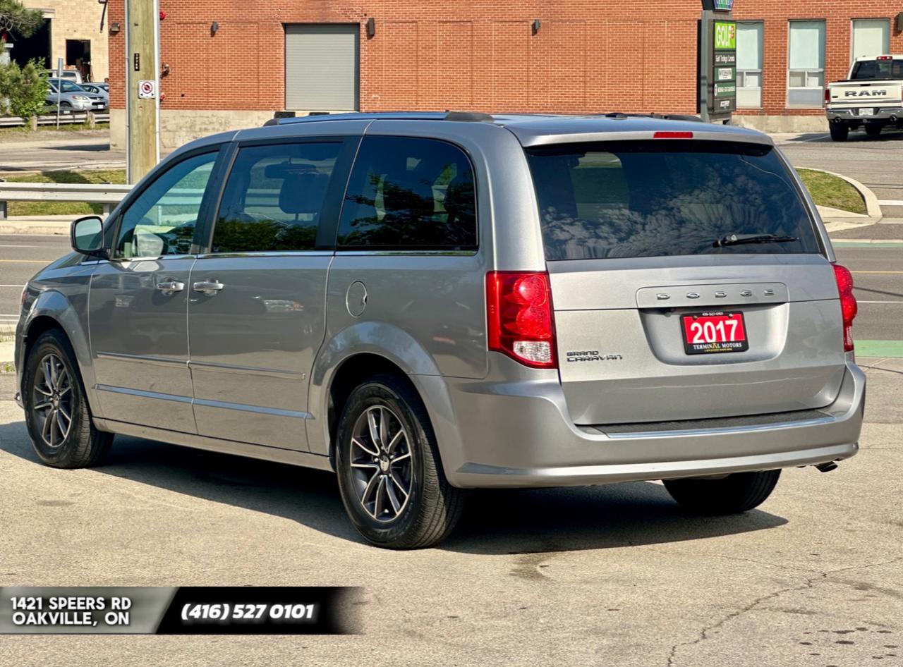 2017 Dodge Grand Caravan SXT Premium Plus Photo3