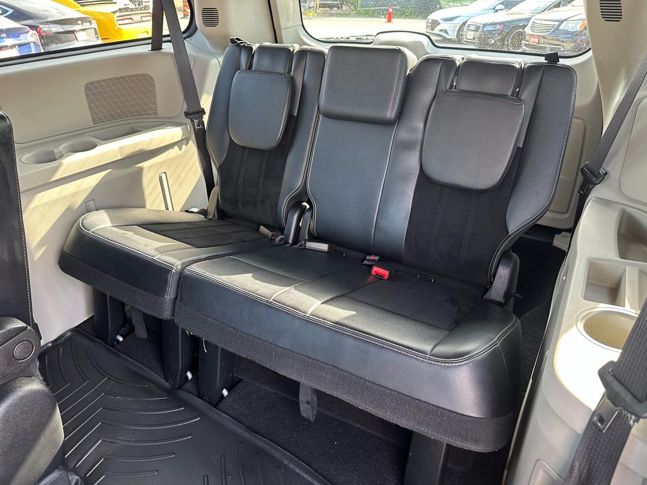 2017 Dodge Grand Caravan SXT Premium Plus - Photo #7