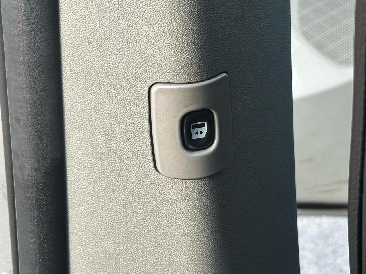 2017 Dodge Grand Caravan SXT Premium Plus - Photo #10