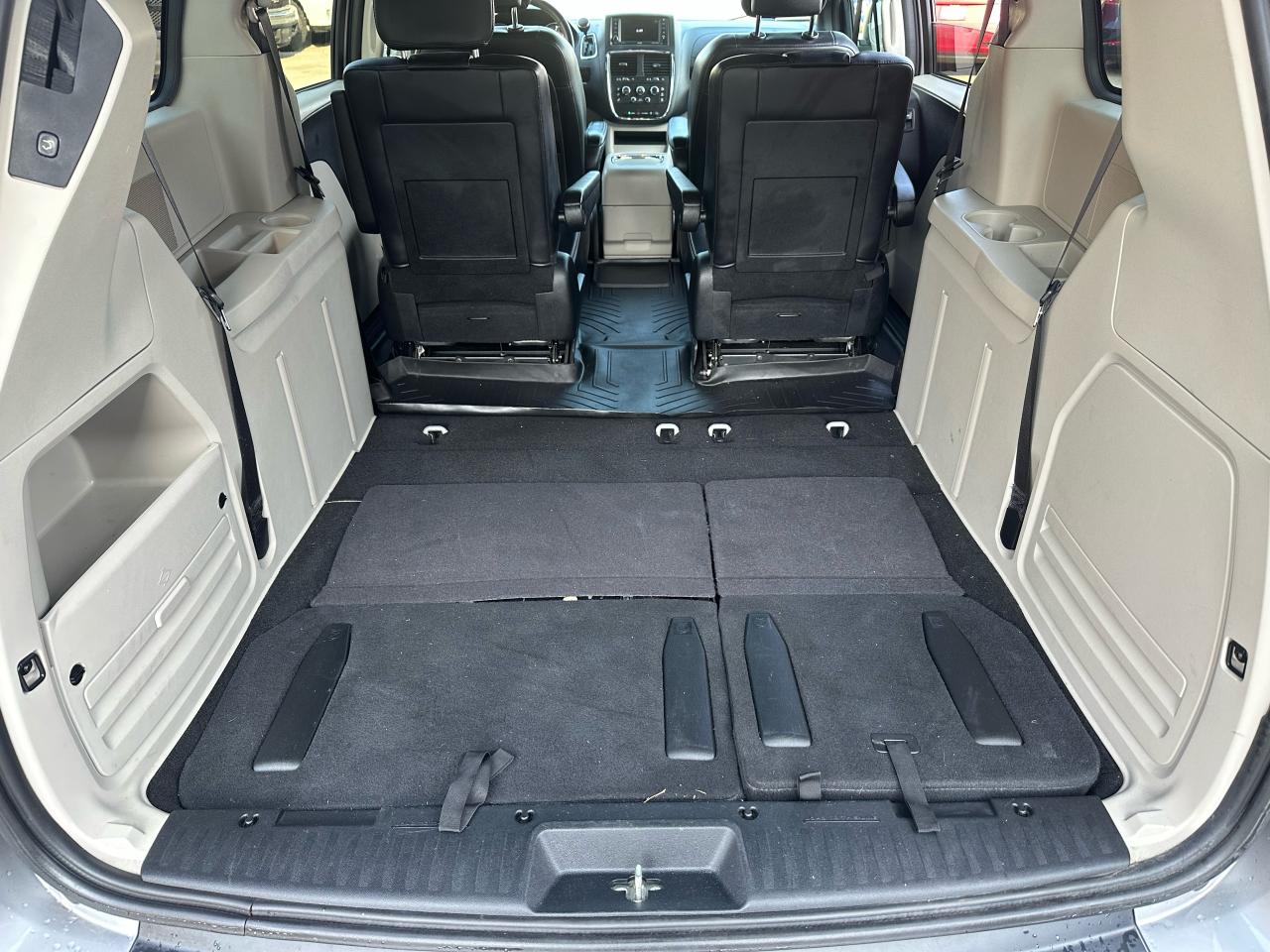 2017 Dodge Grand Caravan SXT Premium Plus - Photo #12