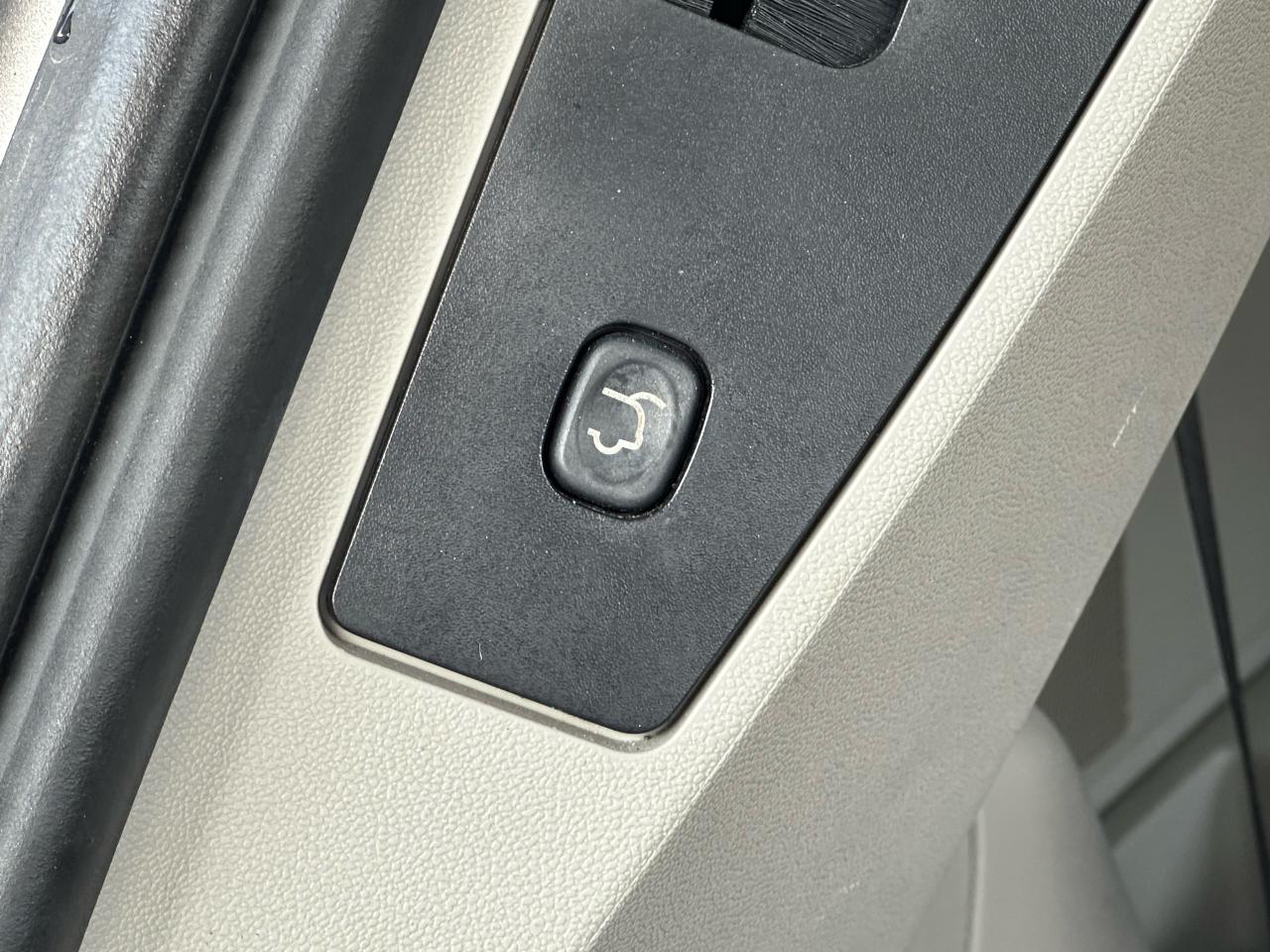 2017 Dodge Grand Caravan SXT Premium Plus - Photo #14