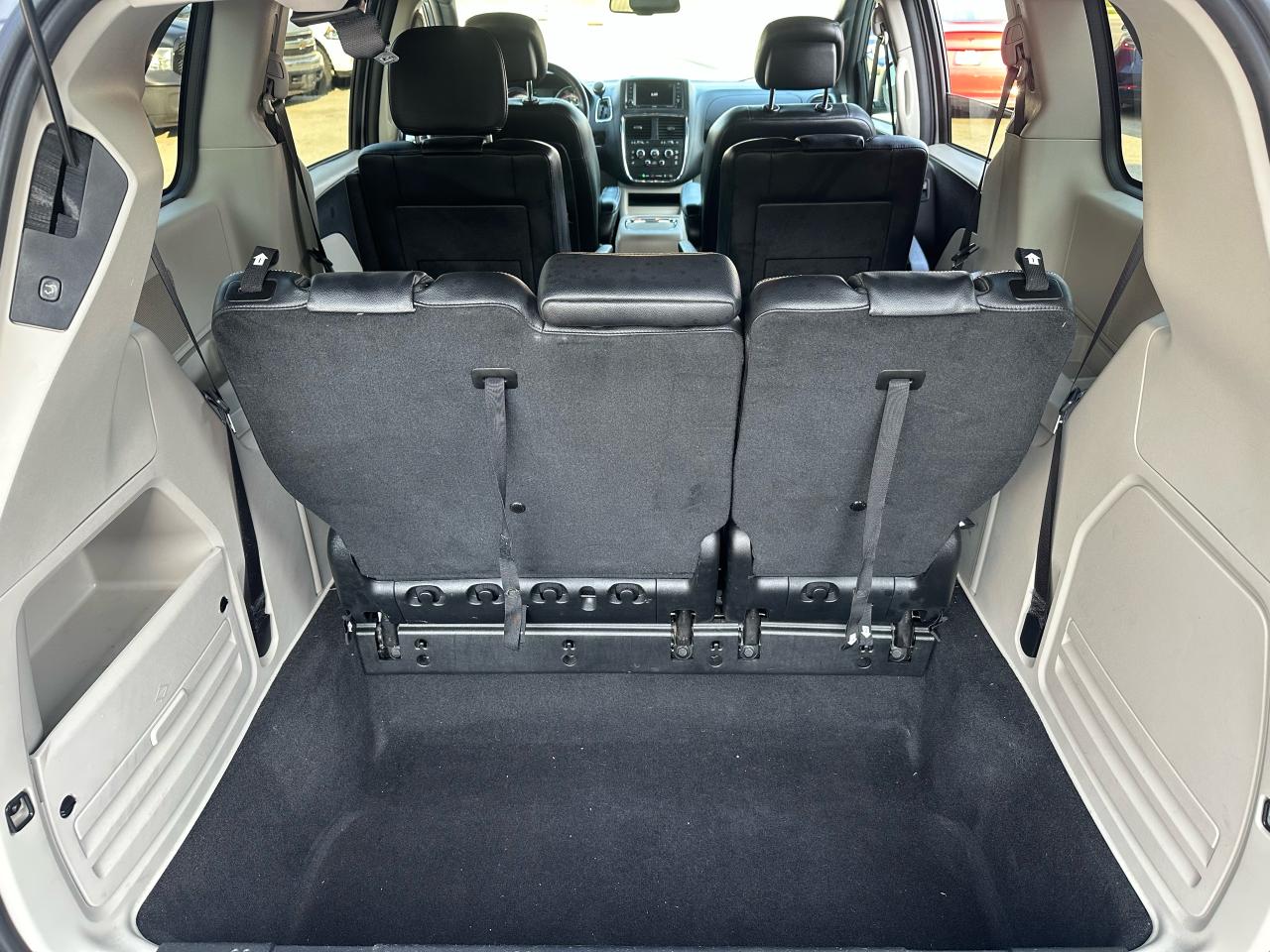 2017 Dodge Grand Caravan SXT Premium Plus - Photo #13