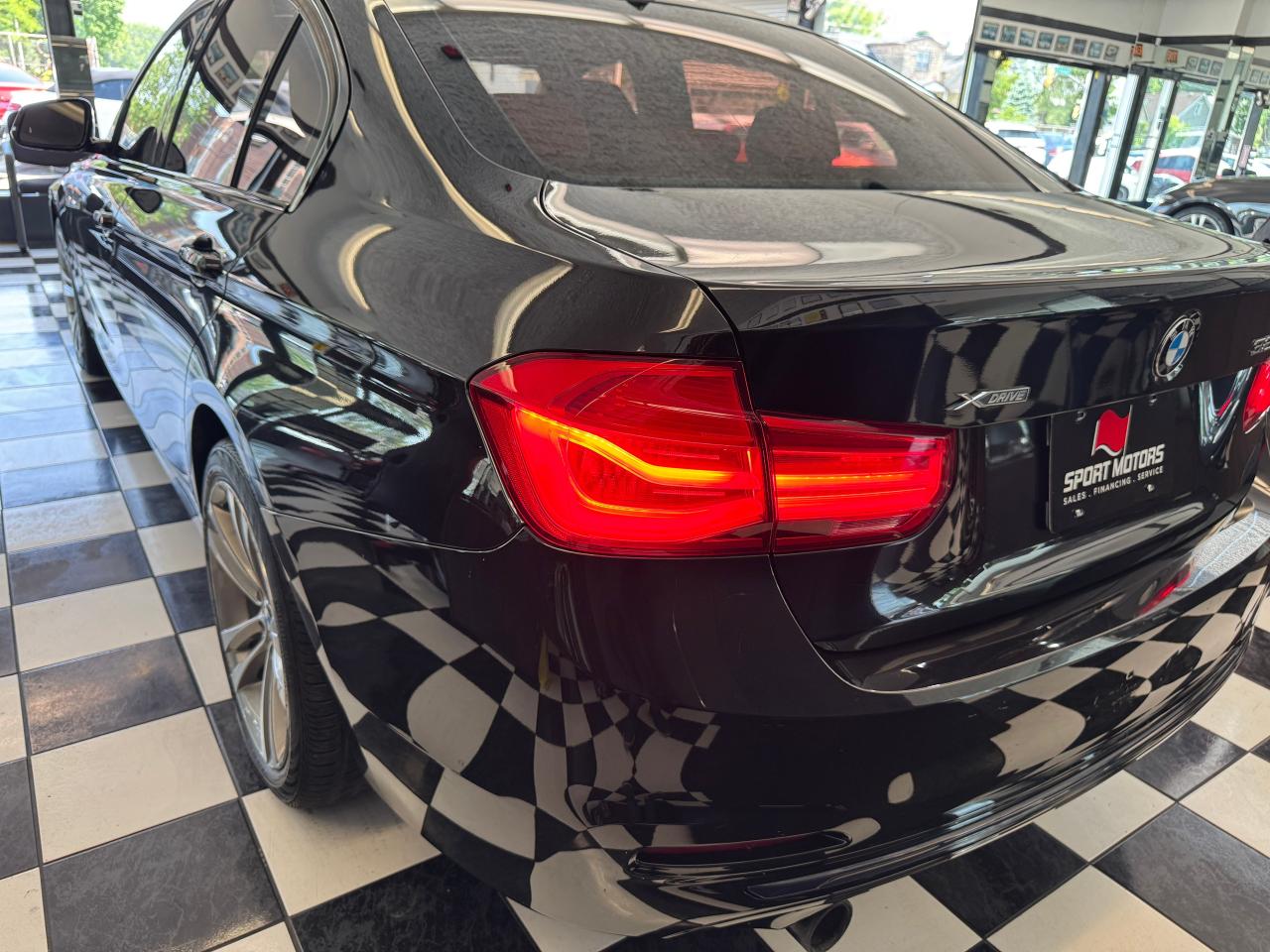 2017 BMW 3 Series 320i xDrive+New Brakes+Roof+Leather+CLEAN CARFAX Photo100
