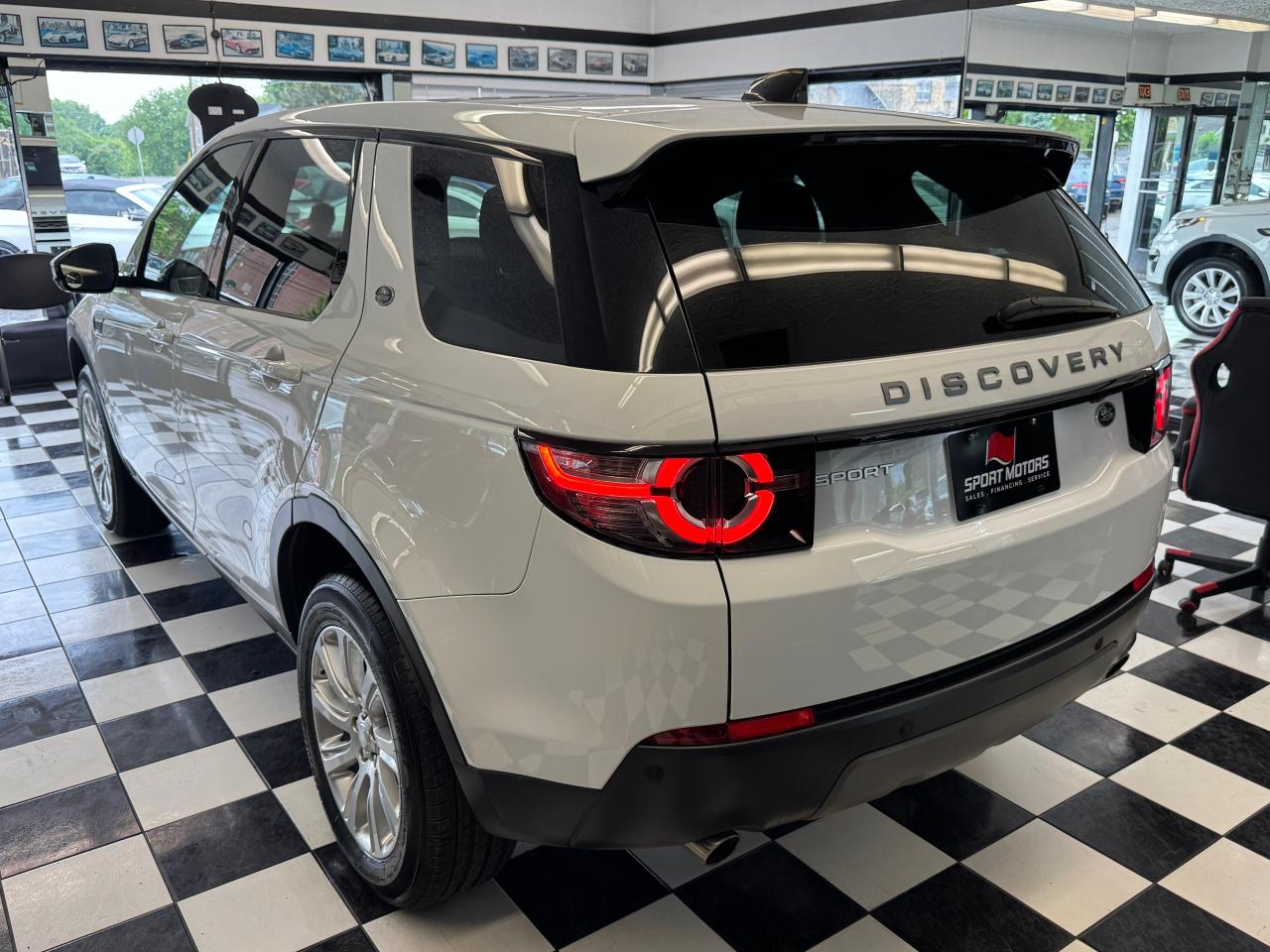 2017 Land Rover Discovery Sport 4WD SE+New Tires+GPS+Camera+Roof+CLEAN CARFAX - Photo #5