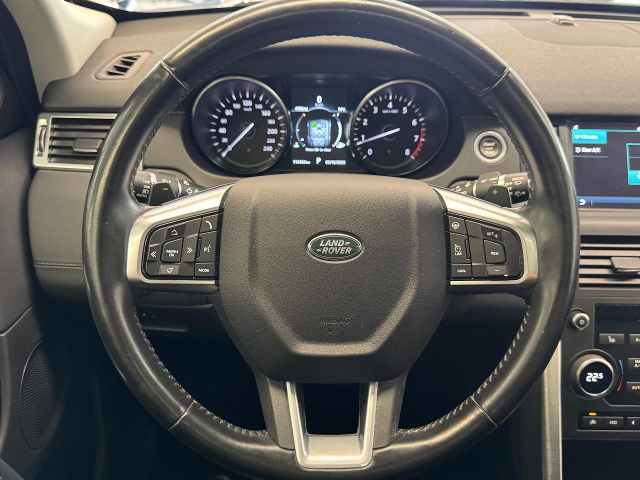 2017 Land Rover Discovery Sport 4WD SE+New Tires+GPS+Camera+Roof+CLEAN CARFAX - Photo #11