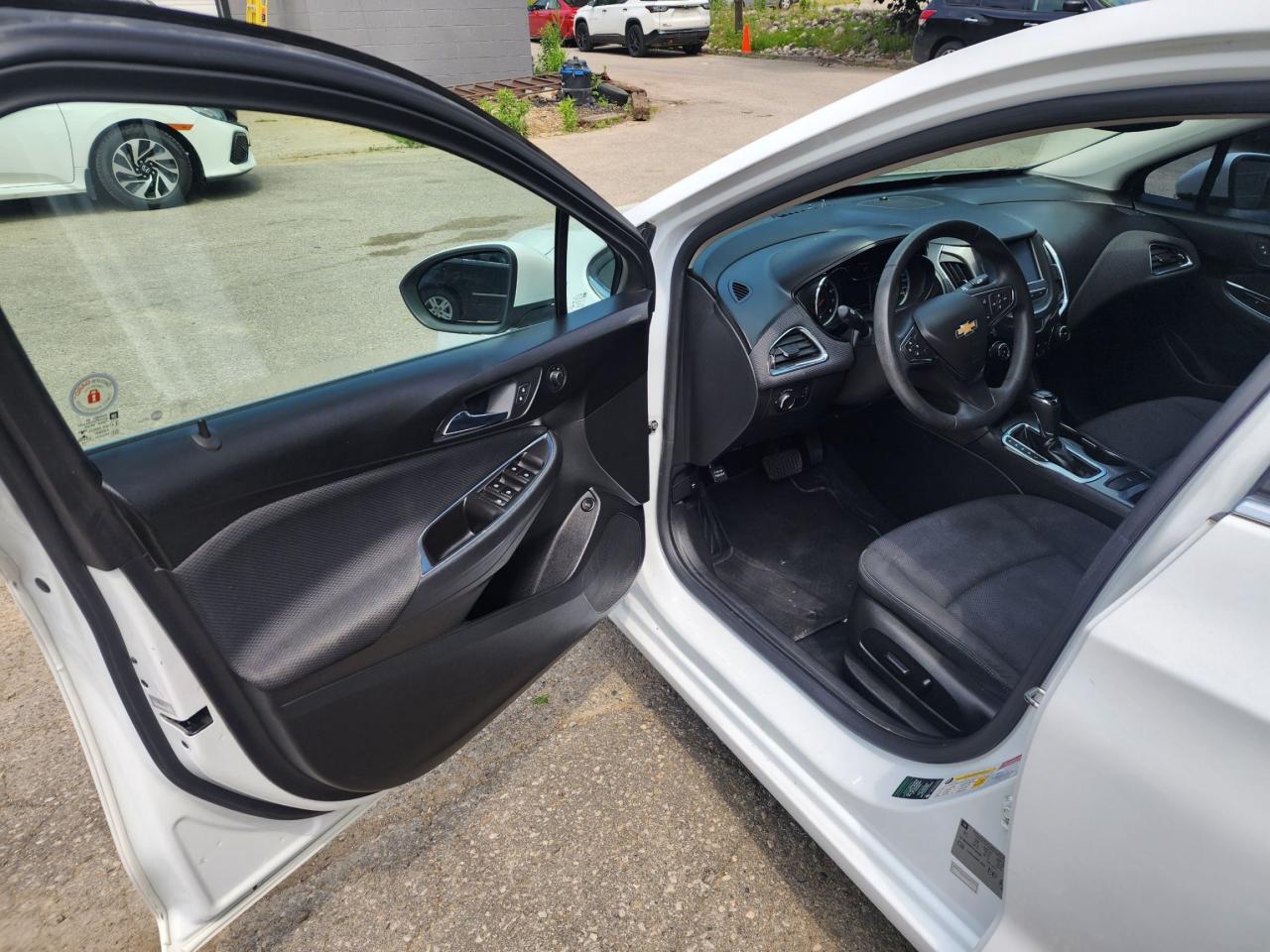2016 Chevrolet Cruze LT l Mint Condition l Clean Carfax l No Accidents