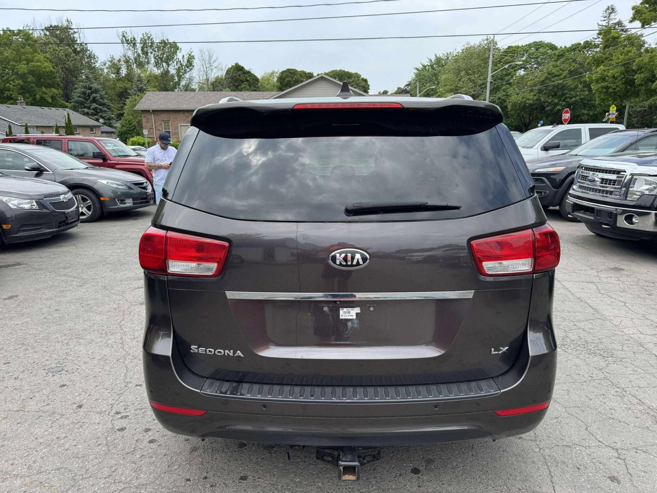 2016 Kia Sedona LX - Photo #6