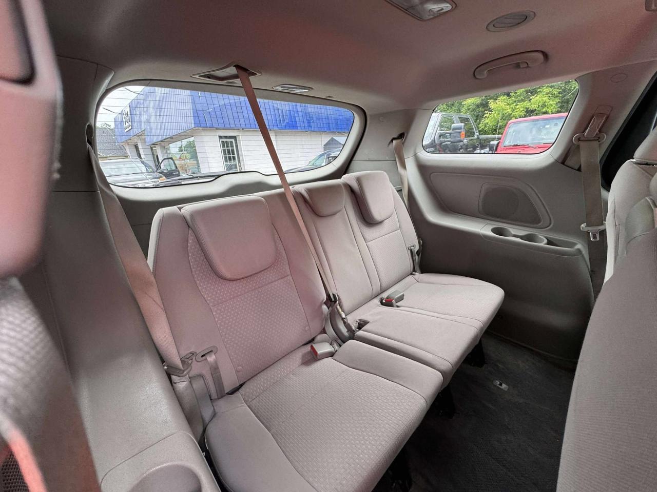 2016 Kia Sedona LX - Photo #13