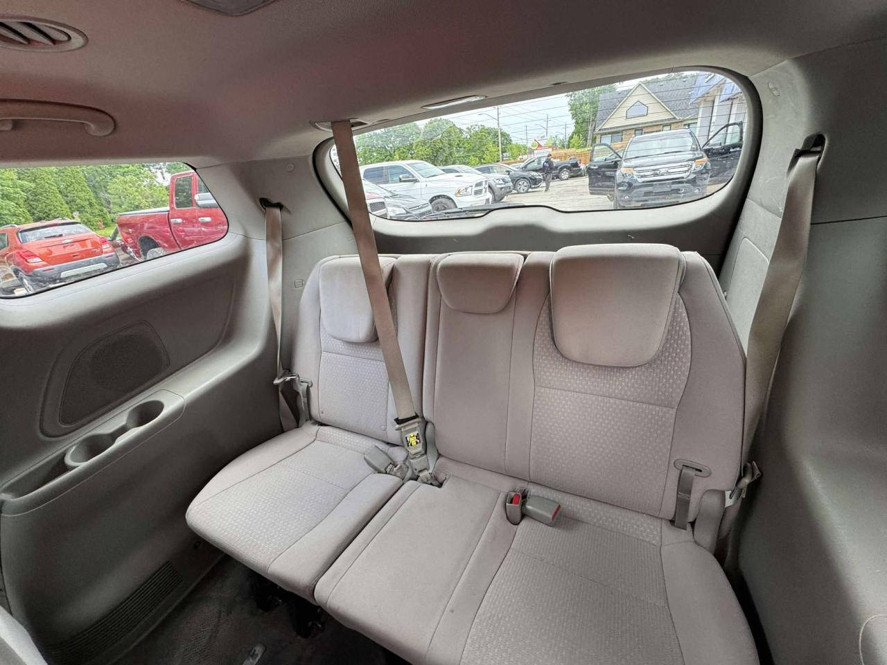 2016 Kia Sedona LX - Photo #15