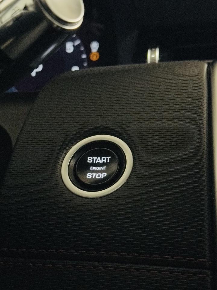 2022 Land Rover Discovery Sport R-Dynamic SE - Photo #17