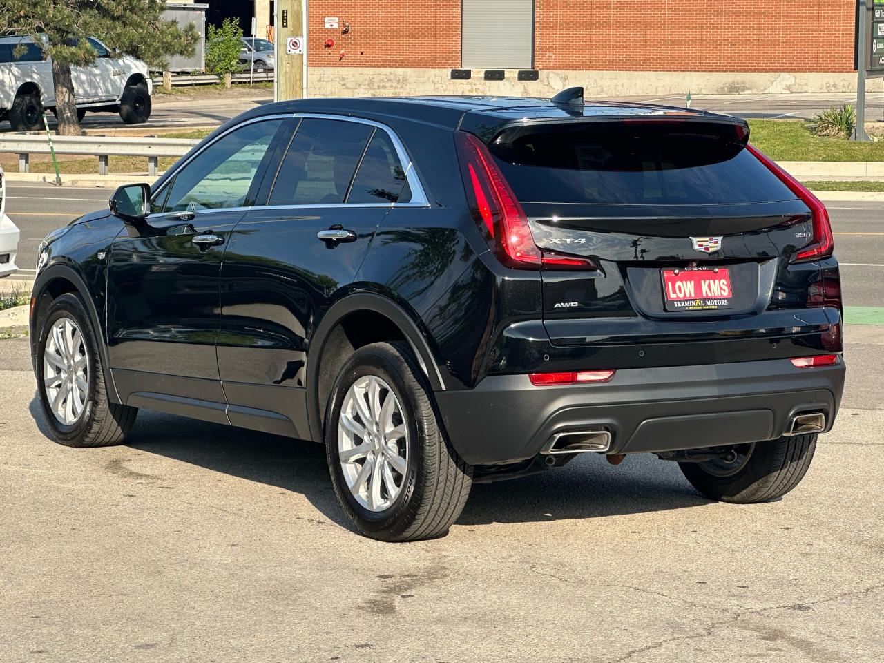 2023 Cadillac XT4 AWD Luxury - Photo #5
