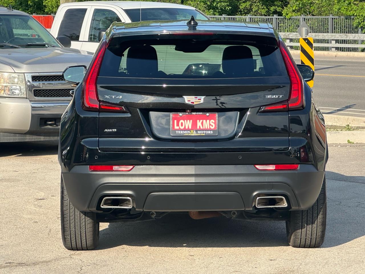 2023 Cadillac XT4 AWD Luxury - Photo #4
