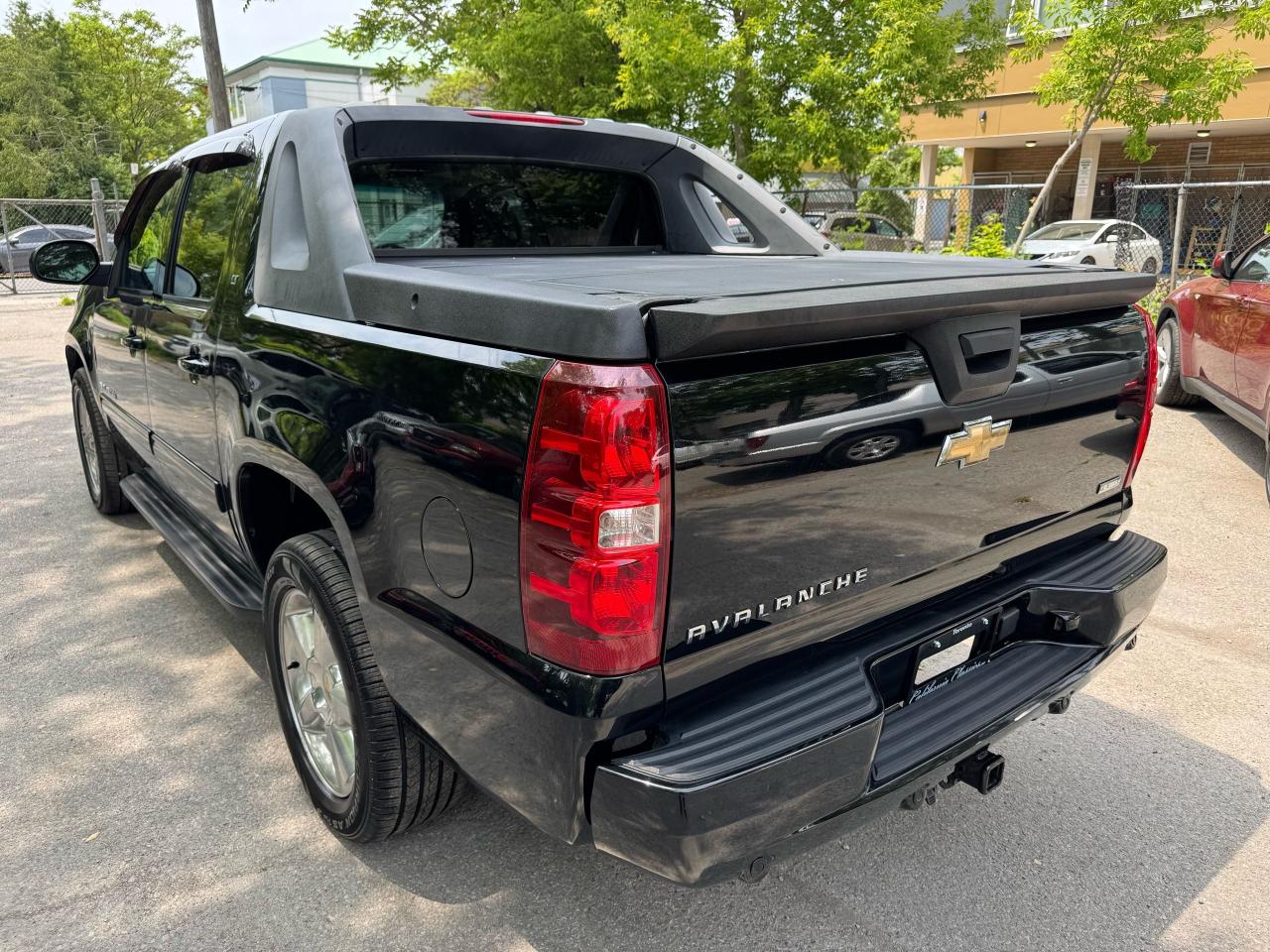 2010 Chevrolet Avalanche LT w/1SC - Photo #3