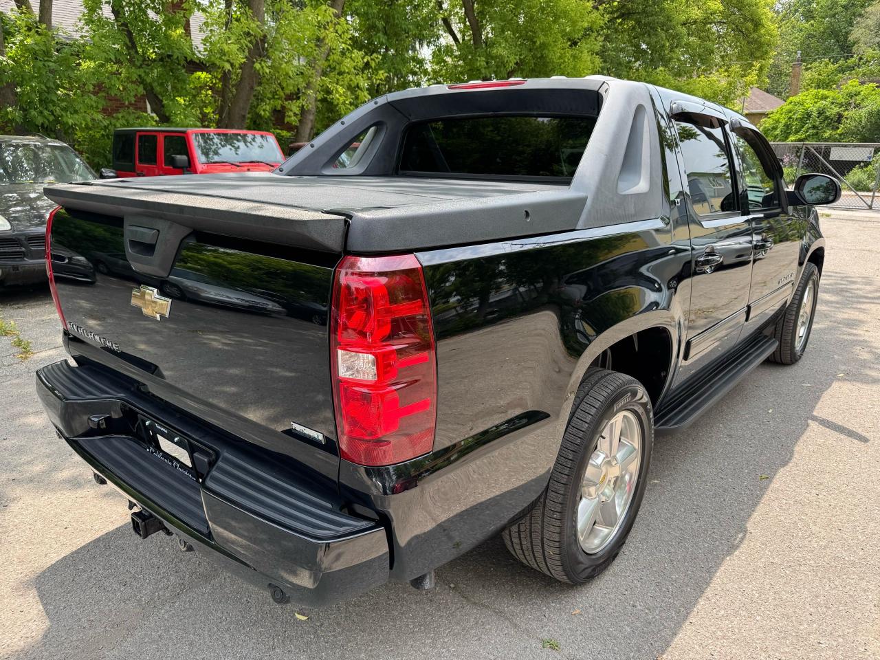 2010 Chevrolet Avalanche LT w/1SC - Photo #5