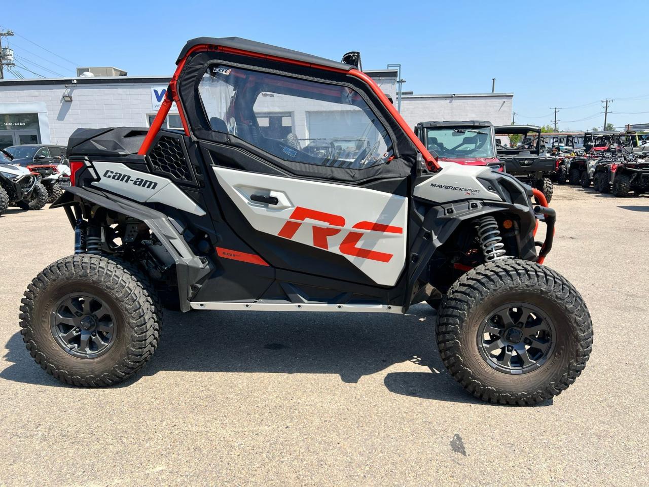 2021 Can-Am MAVERICK 1000 SPORT XRC - Photo #4