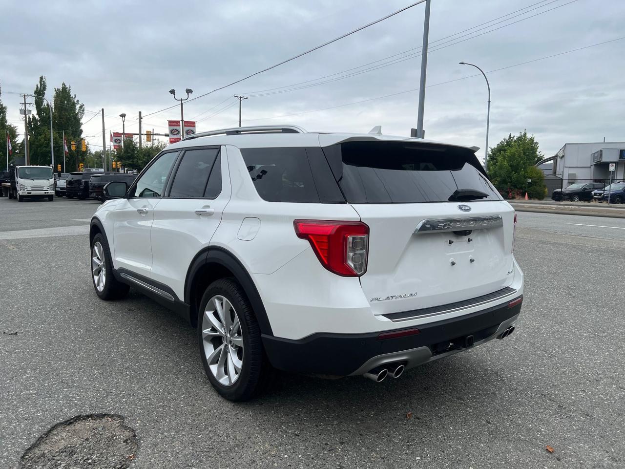 2022 Ford Explorer Platinum Photo5