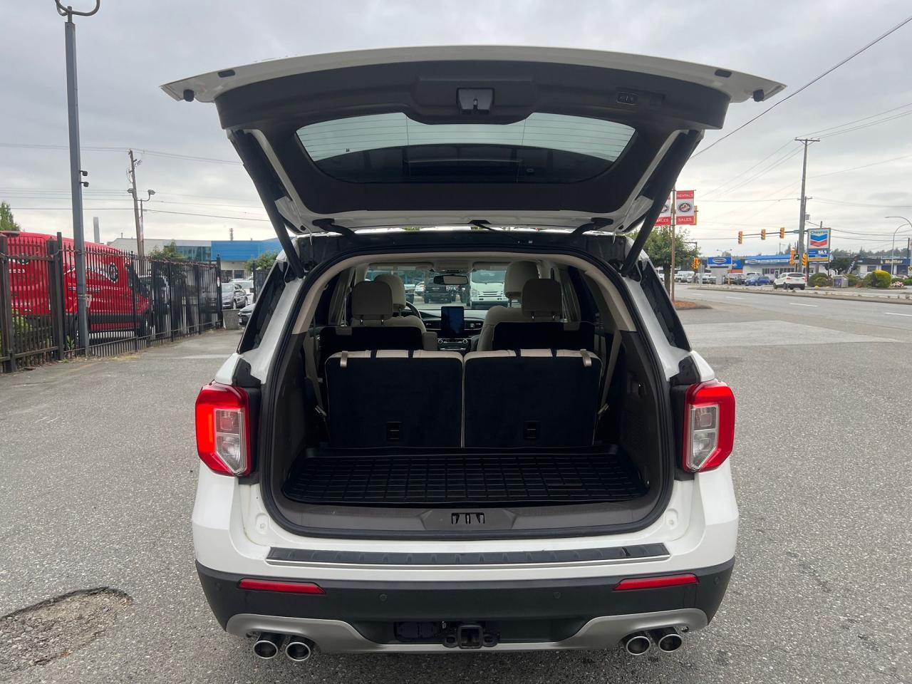 2022 Ford Explorer Platinum Photo27