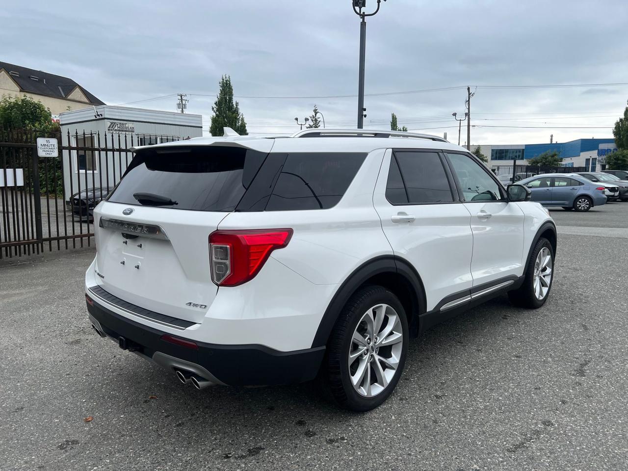 2022 Ford Explorer Platinum Photo31
