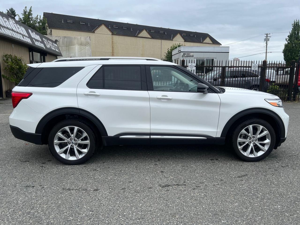 2022 Ford Explorer Platinum Photo32