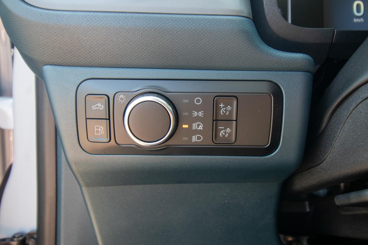 2025 Ford Maverick XL AWD SuperCrew Photo5