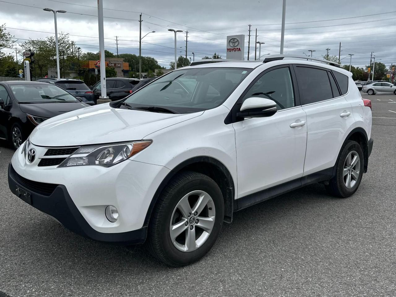 Used 2015 Toyota RAV4 XLE AWD | Sunroof | Backup Camera | Heated Seats for sale in Waterloo, ON