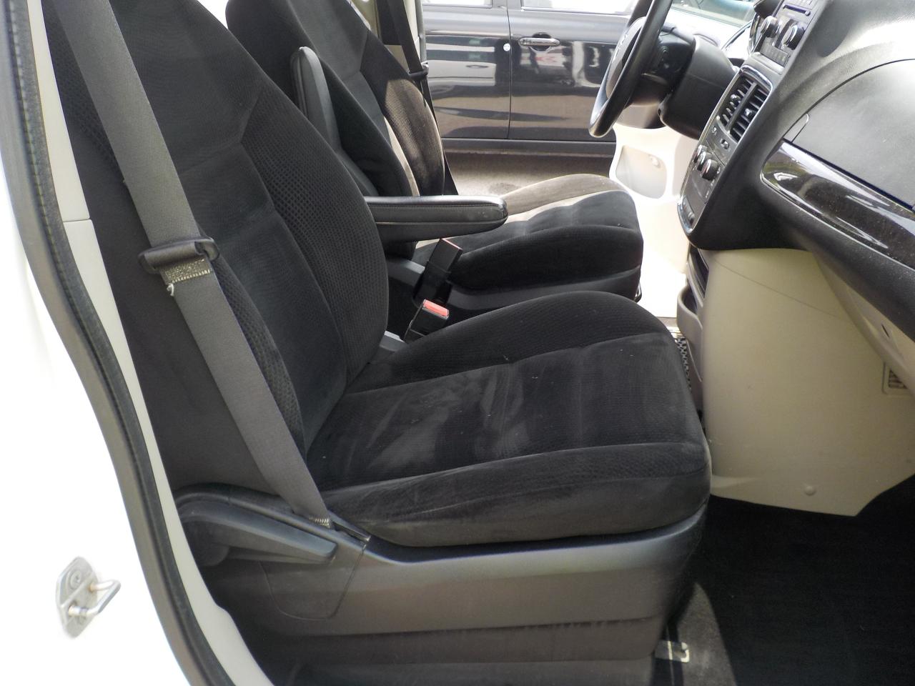 2016 Dodge Grand Caravan CANADA VALUE PACKAGE - Photo #15