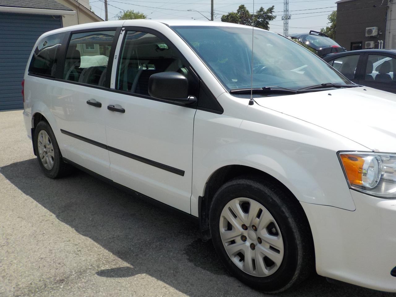 2016 Dodge Grand Caravan CANADA VALUE PACKAGE - Photo #3