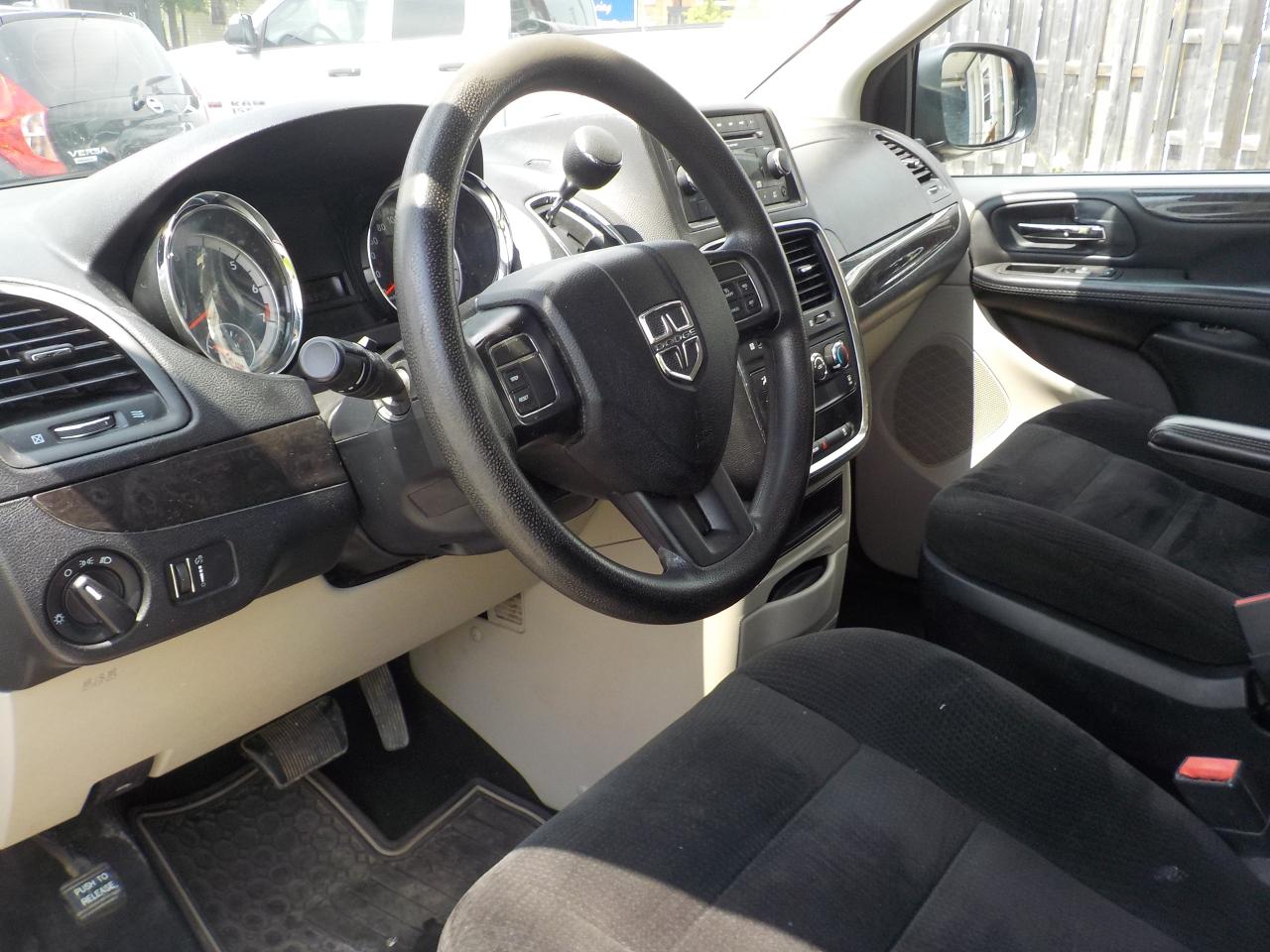 2016 Dodge Grand Caravan CANADA VALUE PACKAGE - Photo #5