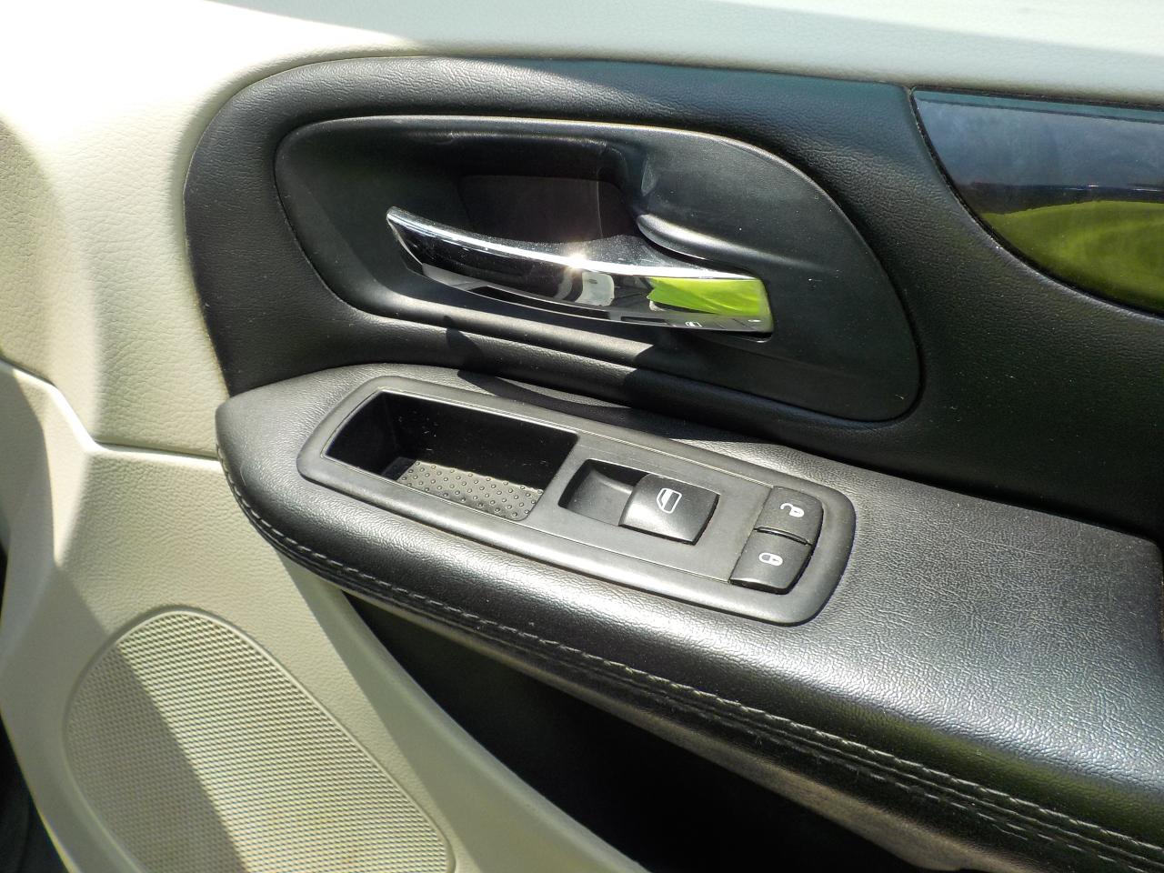 2016 Dodge Grand Caravan CANADA VALUE PACKAGE - Photo #16