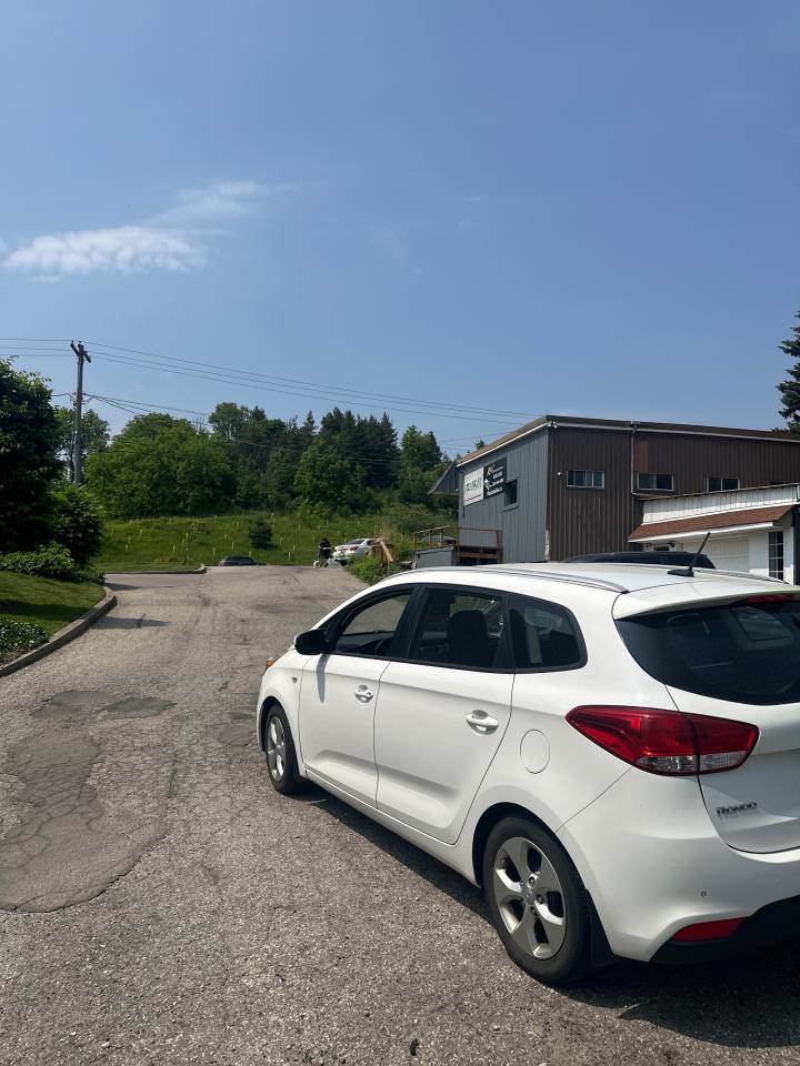 2015 Kia Rondo LX - Photo #4