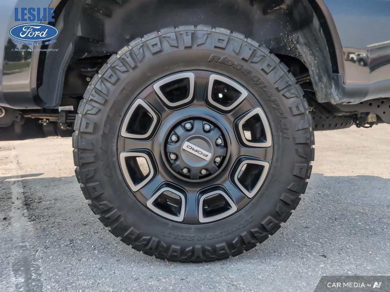 2023 Ford F-350 4X4 CREW CAB PICKUP/ Photo