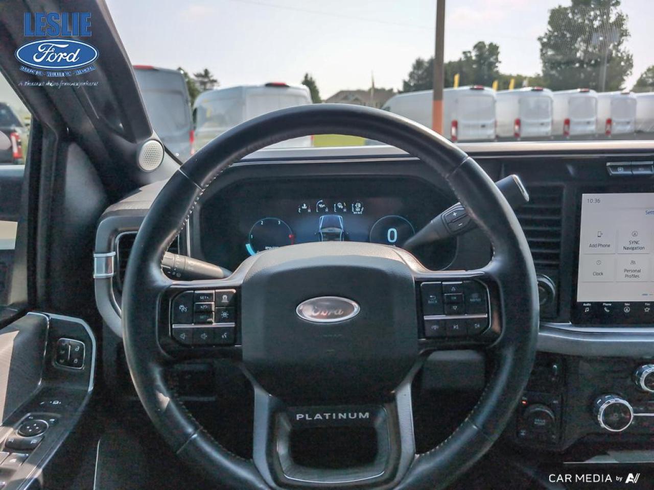 2023 Ford F-350 4X4 CREW CAB PICKUP/ Photo