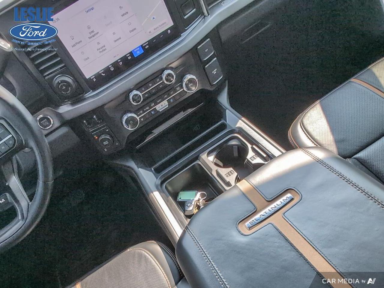 2023 Ford F-350 4X4 CREW CAB PICKUP/ Photo