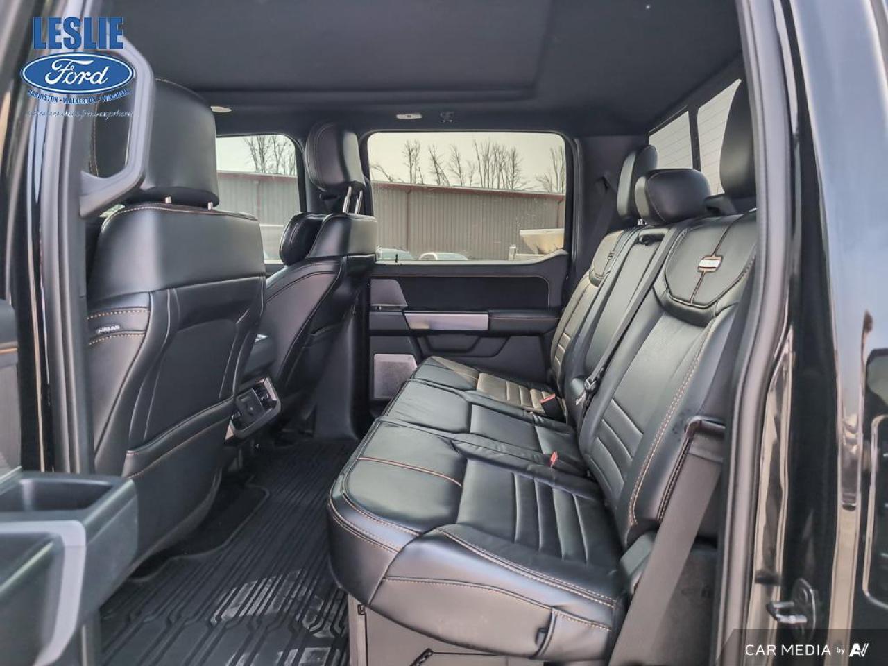 2023 Ford F-350 4X4 CREW CAB PICKUP/ Photo