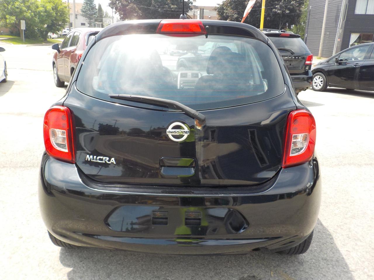2017 Nissan Micra S - Photo #4