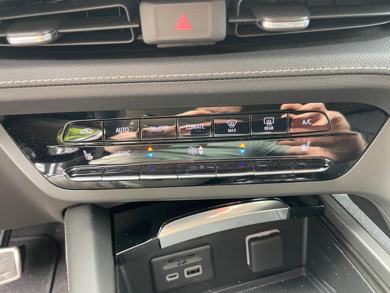 2023 Buick Envision AWD  Essence - Photo #11