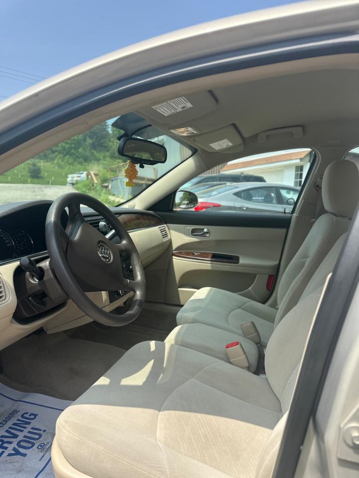 2009 Buick Allure 4dr Sdn CX - Photo #9